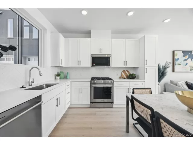 MLS: 7884034 Condo For Sale