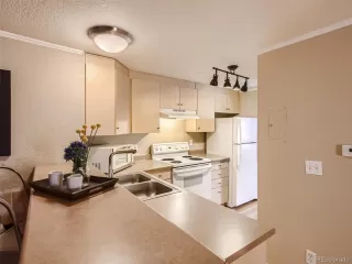 Photo #4: 7888245 Listing