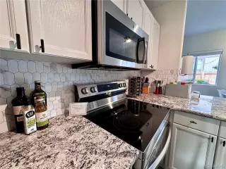 Photo #3: 7893690 Listing