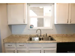 Photo #3: 7896996 Listing