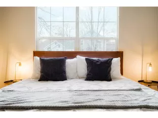 Photo #5: 7900747 Listing