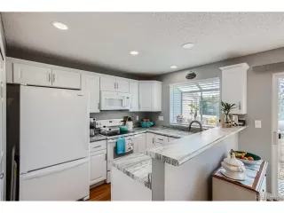 Photo #5: 7902557 Listing