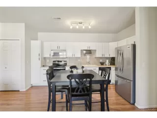 Photo #6: 7909865 Listing