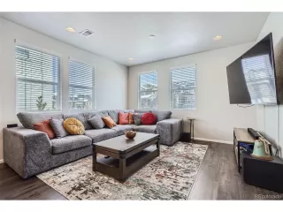 Photo #6: 7919647 Listing