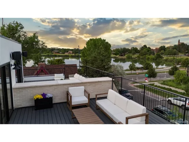 MLS: 7933143 Condo For Sale