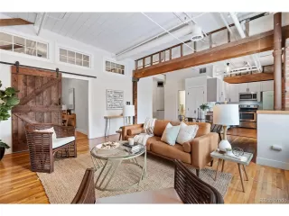 Photo #3: 7934206 Listing