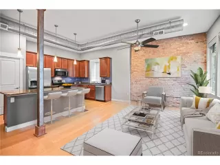 Photo #3: 7940027 Listing