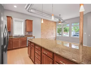 Photo #4: 7940027 Listing