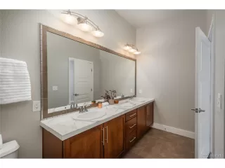 Photo #6: 7950900 Listing