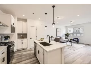 Photo #4: 7952192 Listing