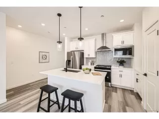 Photo #6: 7952192 Listing