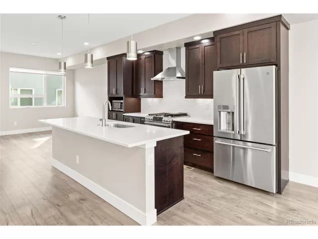 MLS: 7952991 Condo For Sale