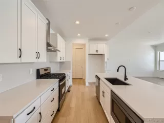 Photo #4: 7957256 Listing 