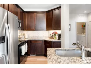 Photo #5: 7958684 Listing