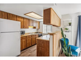 Photo #6: 7960862 Listing 