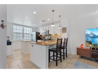 Photo #5: 7968178 Listing 