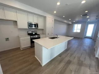 Photo #4: 7988166 Listing