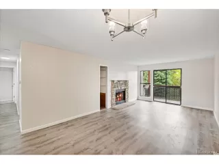 Photo #4: 7989444 Listing