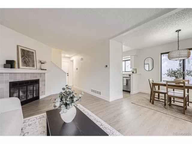 MLS: 7989798 Condo For Sale