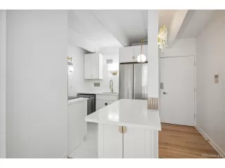 Photo #4: 7992200 Listing