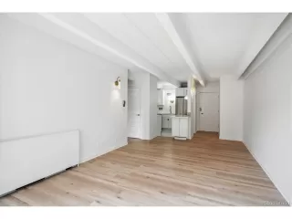 Photo #5: 7992200 Listing