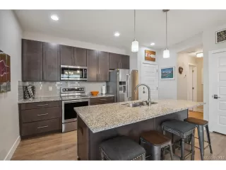 Photo #5: 7994064 Listing