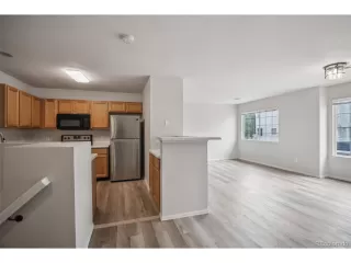Photo #5: 7997854 Listing