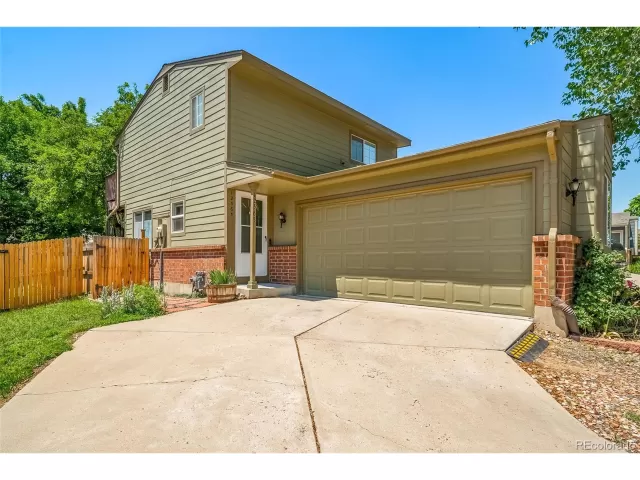 MLS: 8012602 Condo For Sale