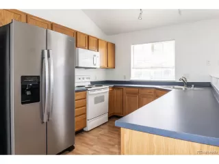 Photo #4: 8021608 Listing