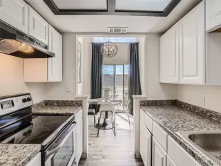 Photo #5: 8026854 Listing 