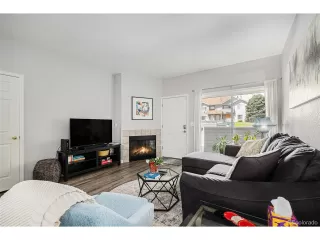 Photo #5: 8026884 Listing