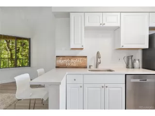 Photo #6: 8033296 Listing 