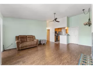 Photo #4: 8036931 Listing 