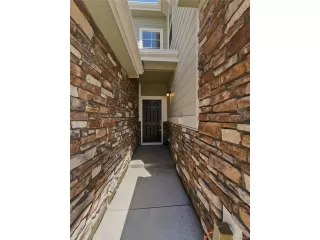 Photo #5: 8044202 Listing