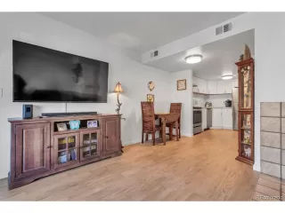 Photo #4: 8047476 Listing