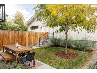 Photo #4: 8048237 Listing