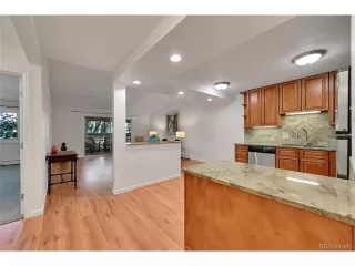 Photo #4: 8048488 Listing