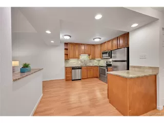 Photo #5: 8048488 Listing