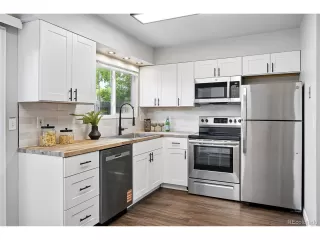 Photo #5: 8049172 Listing 