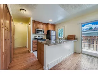 Photo #6: 8053540 Listing