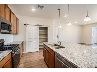 Photo #2: 8055733 Listing 