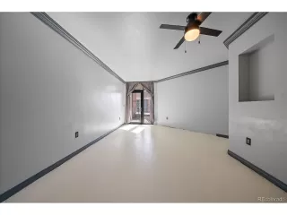 Photo #6: 8056902 Listing