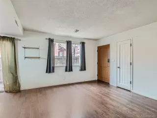 Photo #6: 8057038 Listing