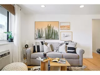 Photo #3: 8057285 Listing