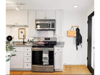 Photo #4: 8057285 Listing