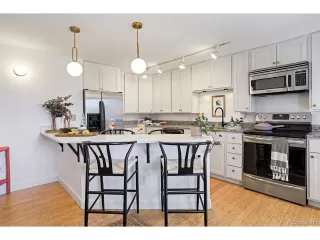 Photo #5: 8057285 Listing