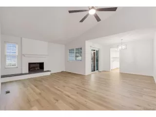 Photo #5: 8058831 Listing