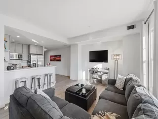 Photo #4: 8062489 Listing