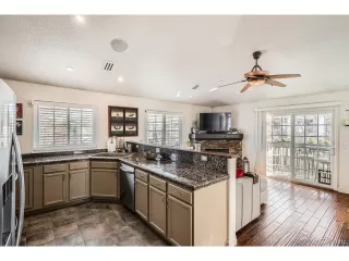 Photo #6: 8071243 Listing