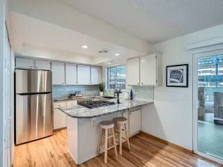 Photo #4: 8081851 Listing 